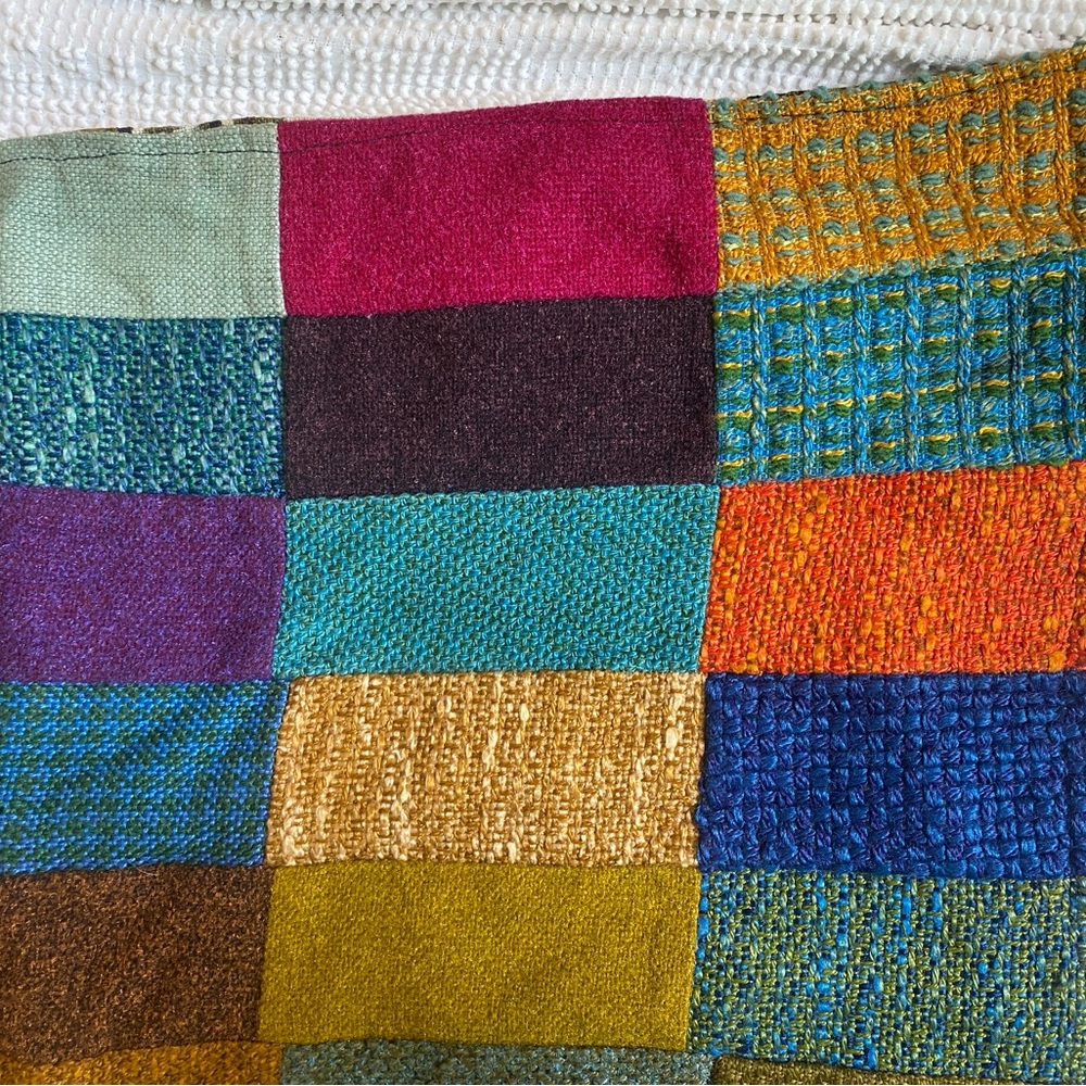 Double Sided Quilted Blanket - Picture 6 of 12